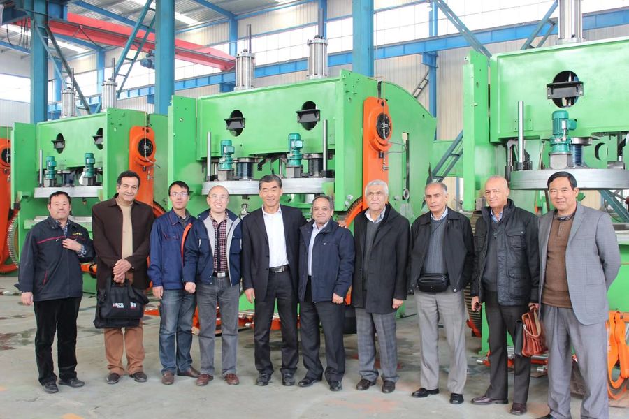Porcellana QINGDAO SHENGHUALONG RUBBER MACHINERY CO.,LTD Profilo Aziendale